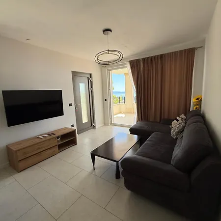 Gv 2 With Sea View And Jacuzzi *
