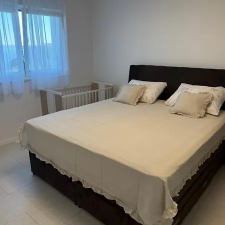 Apartman Gv 2 With Sea View And Jacuzzi *