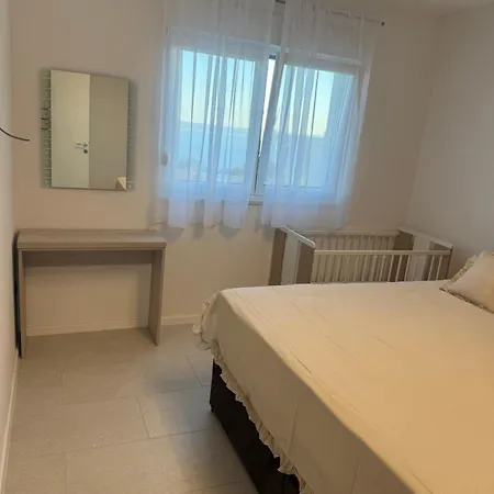 Apartman Gv 2 With Sea View And Jacuzzi *